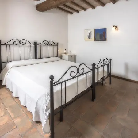 La Collina Dei Lecci Alloggio per agriturismo *